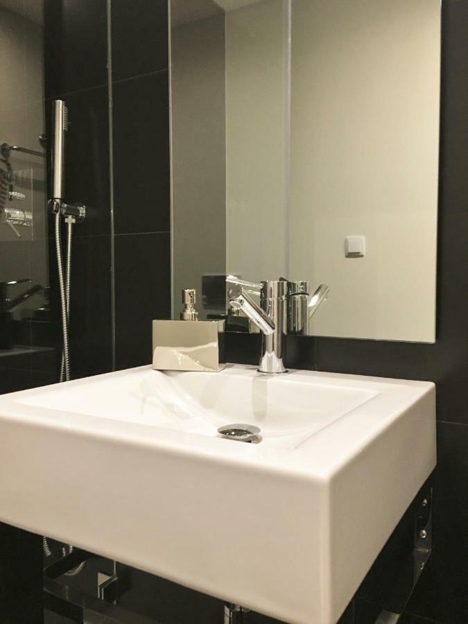 Lisbon Finestay Bica Apartment ภายนอก รูปภาพ